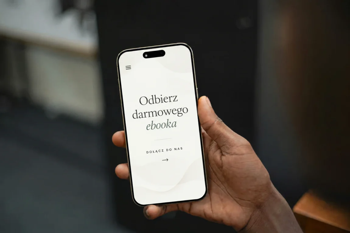 Telefon z darmowym e-bookiem Apex Media